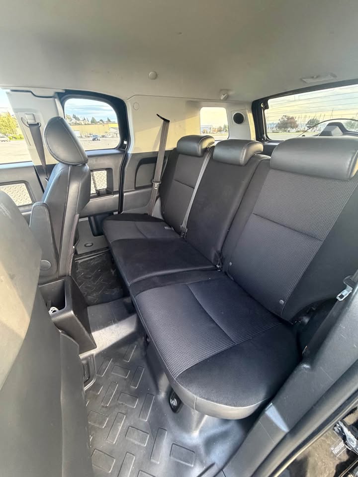 2007 Toyota FJ Cruiser in Everett, WA (photo 7) — photo 7