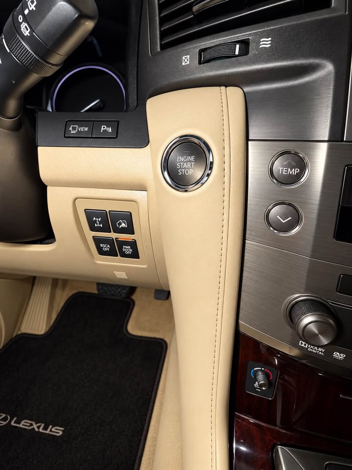 2011 Lexus LX · LX 570 Sport Utility 4D in San Tan Valley, AZ (photo 7) — photo 7