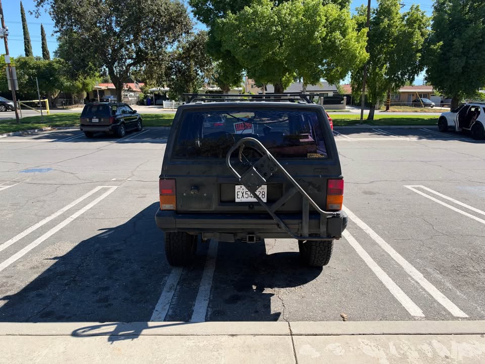 1991 Jeep Cherokee · 75th Anniversary Sport Utility 4D in Rialto, CA (photo 7) — photo 7