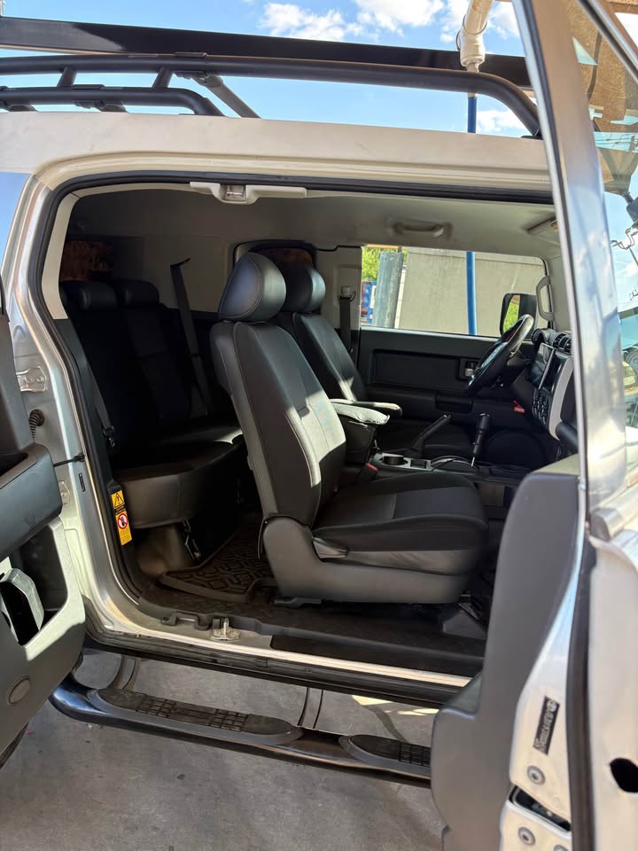 2007 Toyota FJ Cruiser · Sport Utility 2D in San Antonio, TX (photo 7) — photo 7