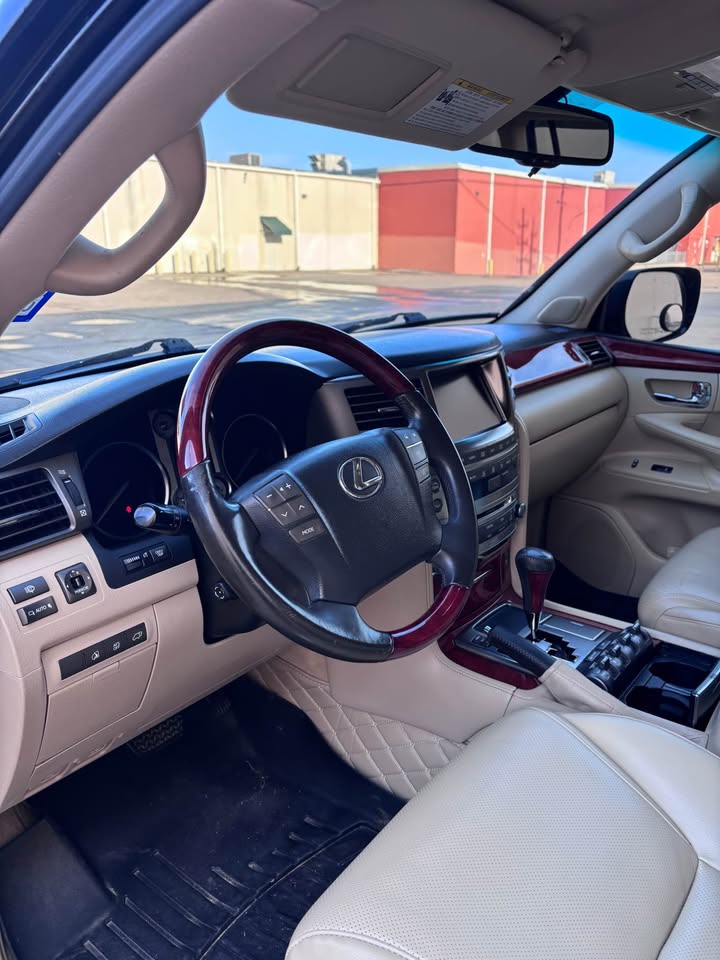 2010 Lexus LX · LX 570 Sport Utility 4D in Houston, TX (photo 7) — photo 7