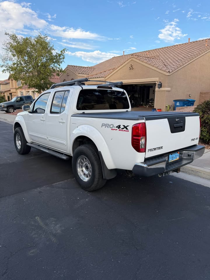 2011 Nissan Frontier Crew Cab · PRO-4X Pickup 4D 5 ft in Henderson, NV (photo 7) — photo 7