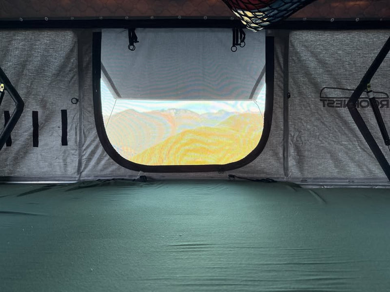 Roofnest Sparrow Hardshell Rooftop Tent – Very Good Condition in Seattle, WA (photo 7) — photo 7