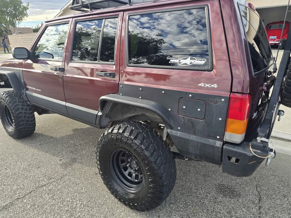2000 Jeep Cherokee · Sport SUV 4D in Buena Park, CA (photo 7) — photo 7