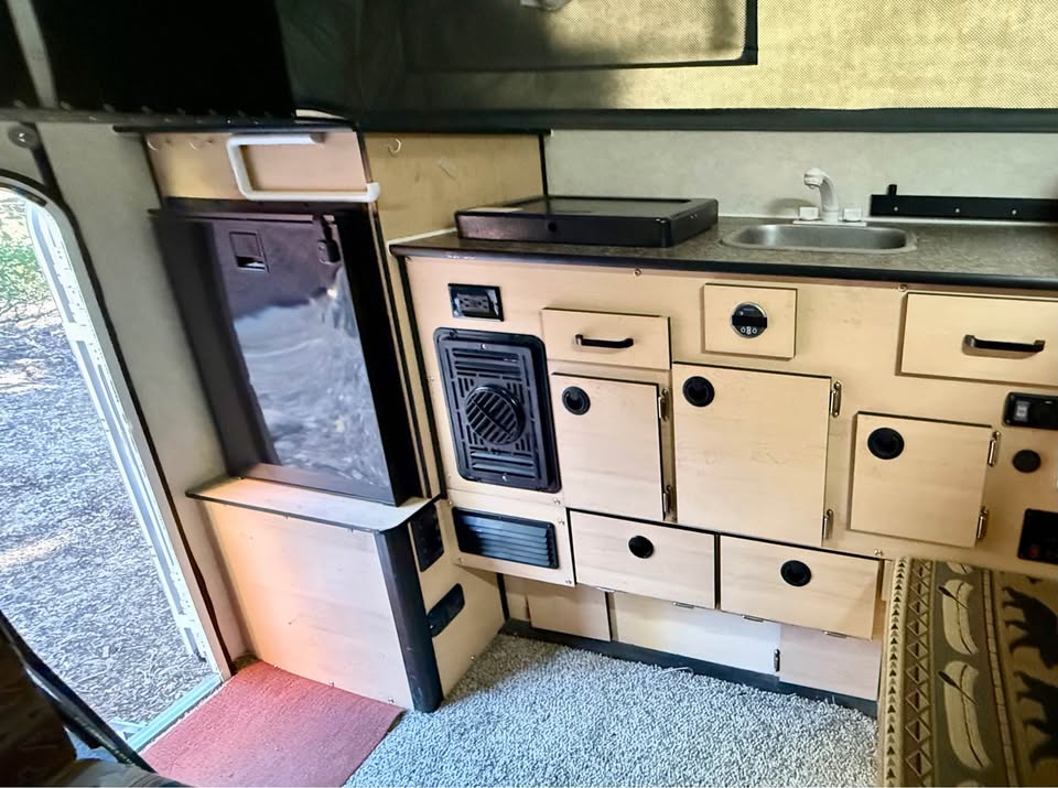 2022 Four Wheel Campers Hawk in Tahoe City, CA (photo 3) — photo 3