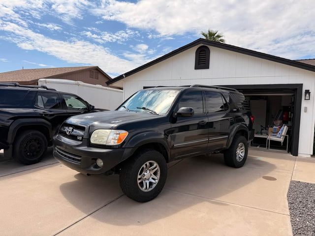 2007 Toyota Sequoia · 4WD SR5 — photo 3