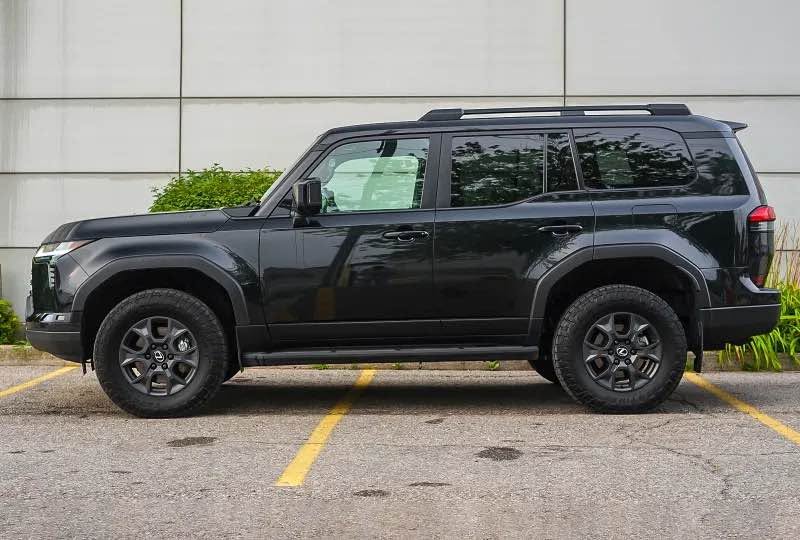 2025 Lexus GX 550 Overtrail in Cambridge, ON (photo 3)
