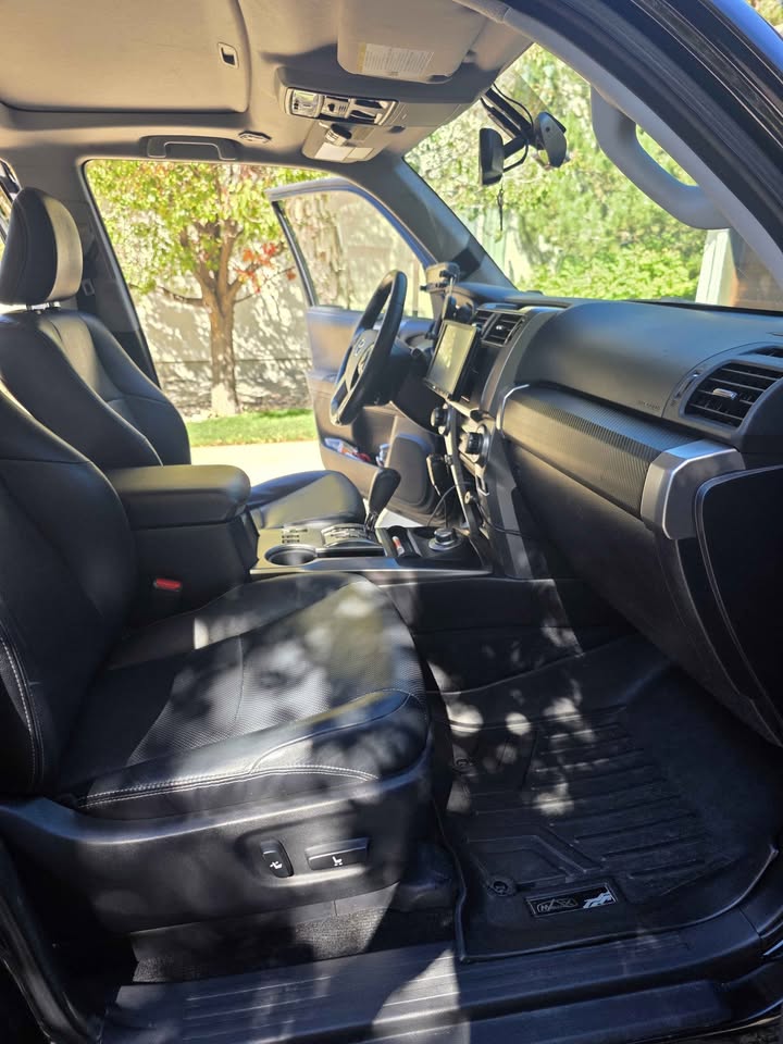 2015 Toyota 4Runner · Limited Sport Utility 4D in Lone Tree, CO (photo 8) — photo 8