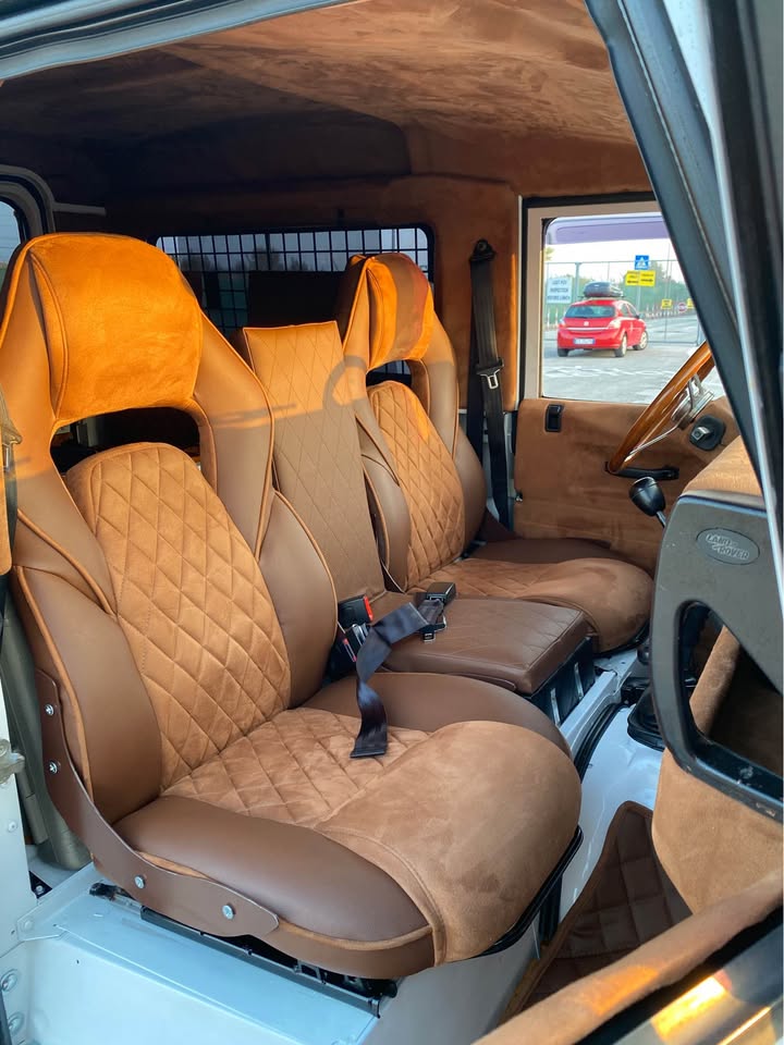 1998 Land Rover Defender 90 · Sport Utility 2D in Bonney Lake, WA (photo 8) — photo 8