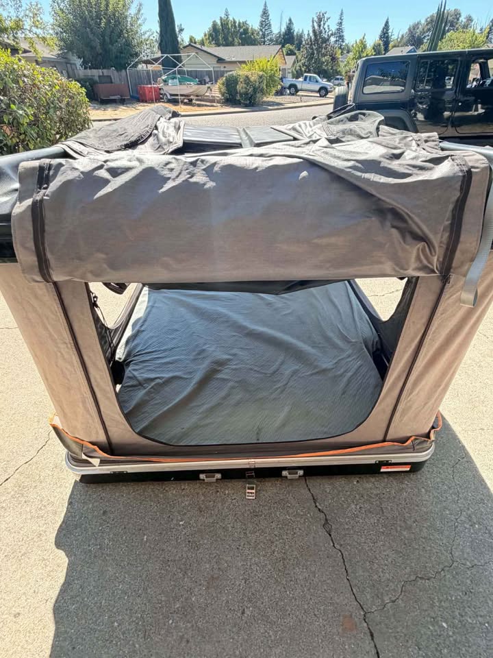 Roofnest Sparrow XL Rooftop Tent RTT in Red Bluff, CA (photo 8) — photo 8