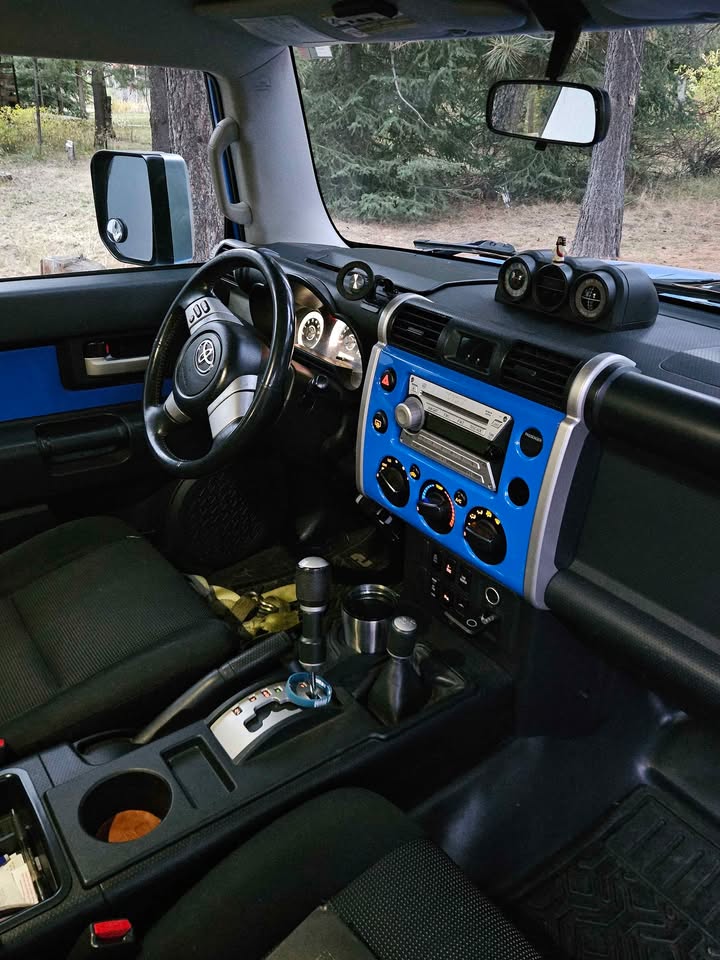 Toyota FJ Cruiser in Eagle, ID (photo 8) — photo 8