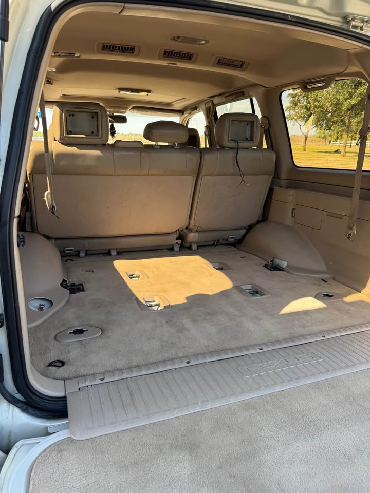 2001 Lexus LX · LX 470 Sport Utility 4D in West Sacramento, CA (photo 8) — photo 8