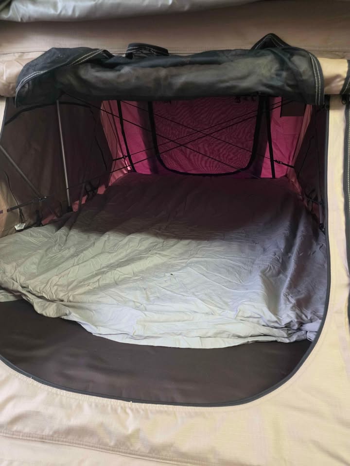 Smittybilt Overlander Roof Top Tent in Aurora, CO (photo 8) — photo 8