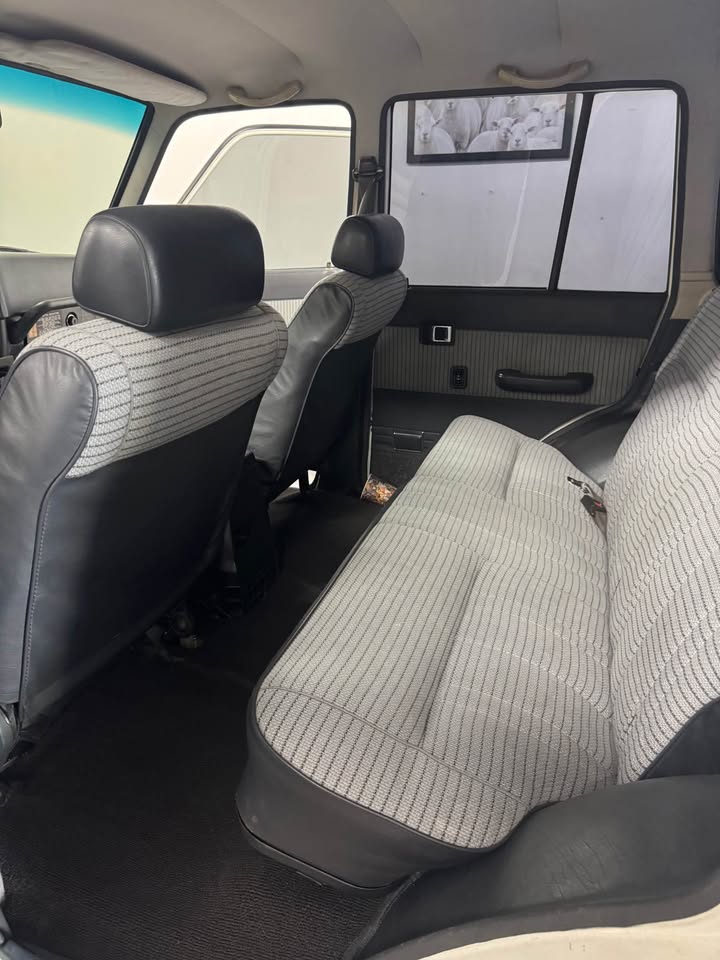 1988 Toyota Landcruiser · Sport Utility 4D in Gardena, CA (photo 8) — photo 8