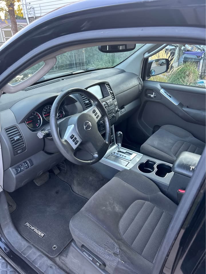 2011 Nissan Pathfinder · S Sport Utility 4D in Denver, CO (photo 8) — photo 8
