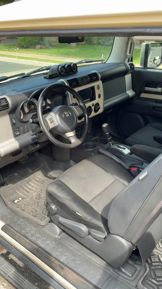 2008 Toyota FJ Cruiser · Sport Utility 2D in Georgetown, TX (photo 8) — photo 8