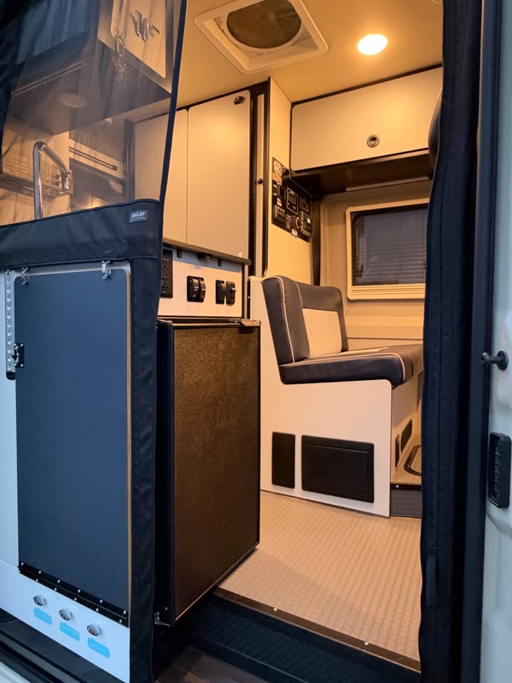2022 Winnebago revel 44e in Longmont, CO (photo 8) — photo 8
