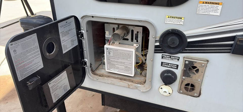 2019 Palomino Backpack Edition HS-750 Truck Camper in Mesa, AZ (photo 8) — photo 8