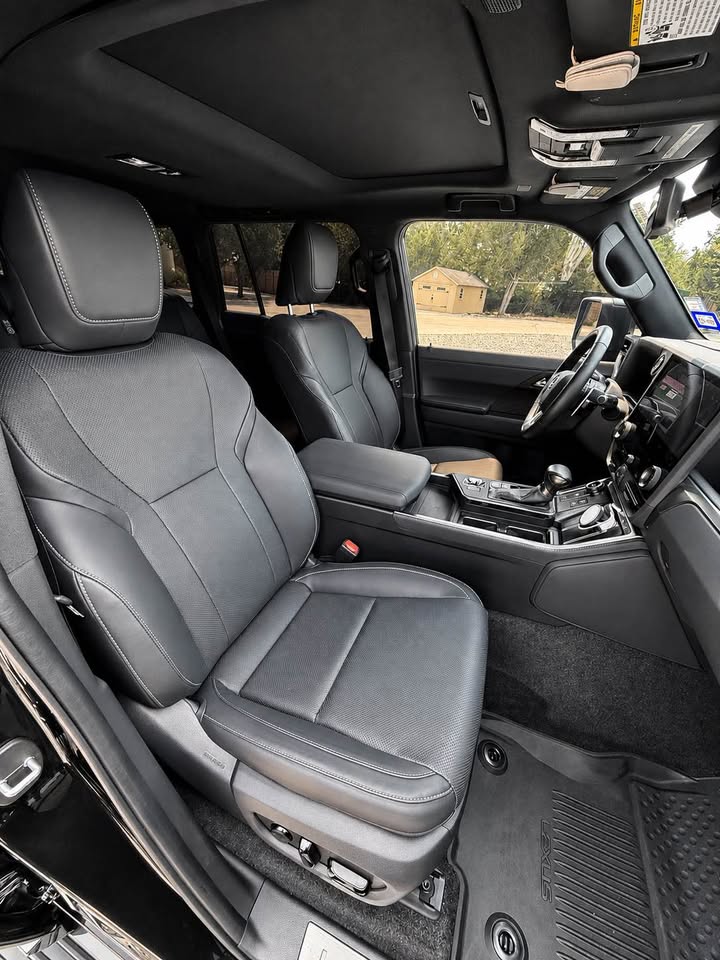 2024 Lexus GX · 550 premium + in Lago Vista, TX (photo 8) — photo 8