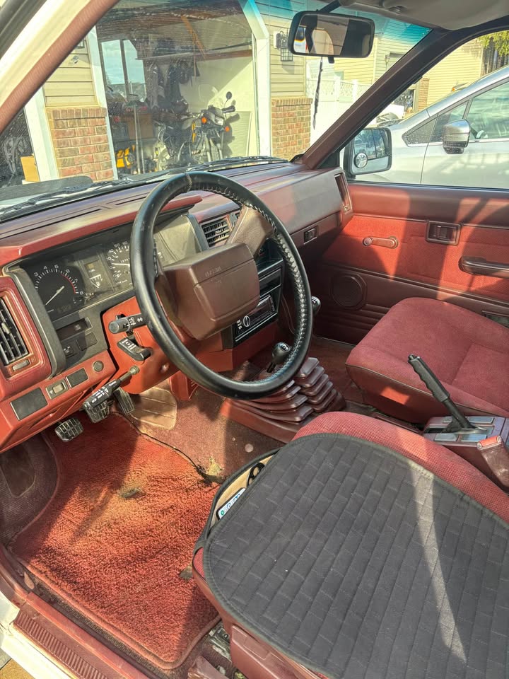 1992 Nissan Pathfinder SE 4x4 in Cedar City, UT (photo 8) — photo 8