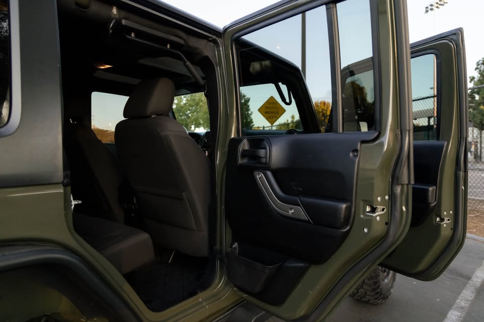 2015 Jeep Wrangler Unlimited Sport 4 Door in Long Beach, CA (photo 8) — photo 8
