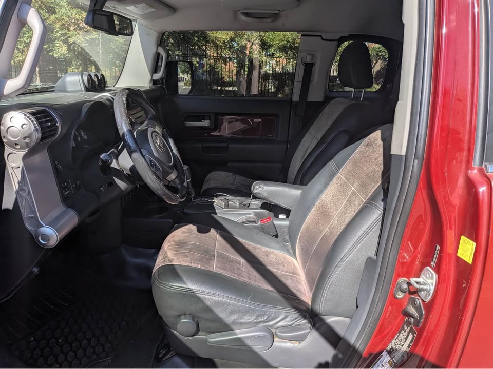 2010 Toyota FJ Cruiser in Antelope, CA (photo 8) — photo 8