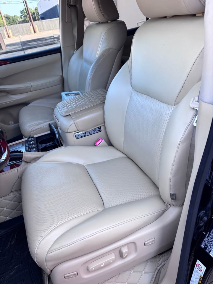 2010 Lexus LX · LX 570 Sport Utility 4D in Houston, TX (photo 8) — photo 8
