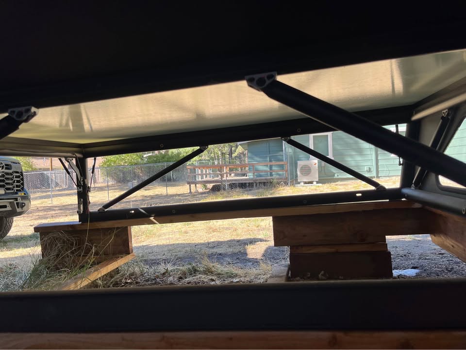Camper Shell GFC Topper Toyota Tacoma 6ft Long Bed 2nd Gen Go Fast Camper Brand in Idyllwild-Pine Cove, CA (photo 8) — photo 8