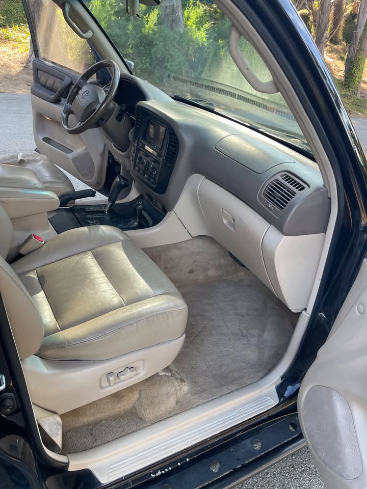 2000 Toyota Landcruiser in San Francisco, CA (photo 8) — photo 8