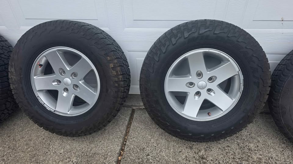 Jeep jk wheels/ falken wildpeak tires in Portland, OR (photo 3) — photo 3