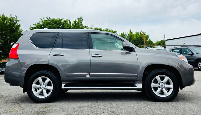 2011 Lexus GX 460 Luxury — photo 2