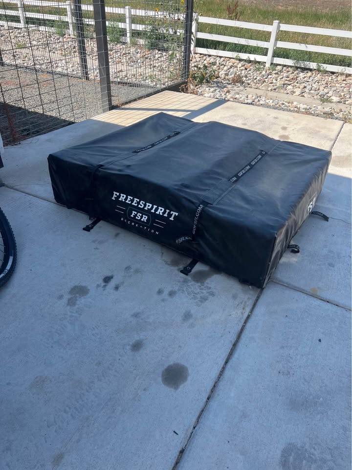 Freespirit Recreation (FSR) Rooftop Tent in Loveland, CO (photo 2)