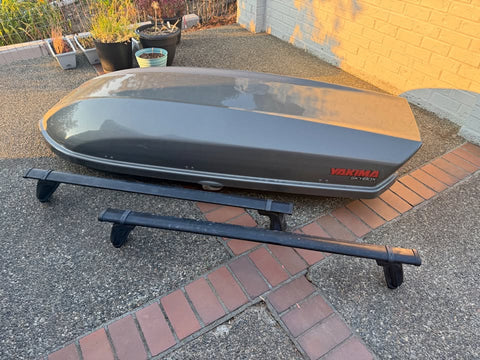 Yakima Roof Rack System — SkyBox Pro 16, 2 Frontloader Bike Racks, Aero Crossbars — Keyed Alike
