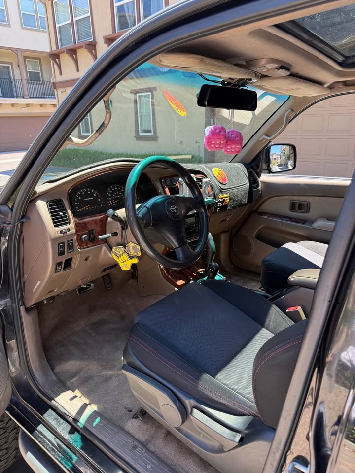1998 Toyota 4Runner · Limited Sport Utility 4D in San Jose, CA (photo 4) — photo 4