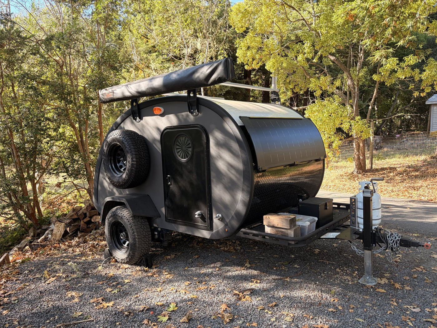 Bean Meaner Bean teardrop camper, passenger-side three-quarter exterior — photo 2