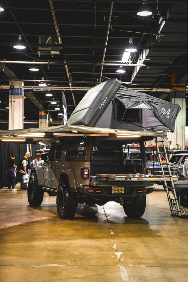 2021 Jeep Gladiator · Mojave Pickup 4D 5 ft in Chicago, IL (photo 10)