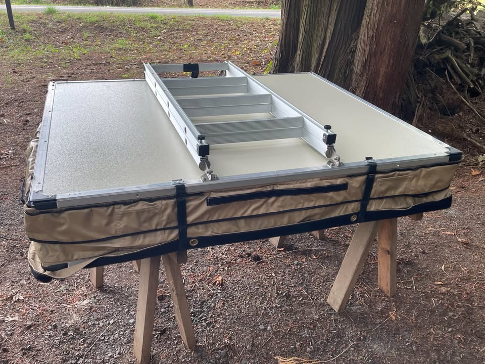 Smittybilt Rooftop Tent in Gresham, OR (photo 9) — photo 9