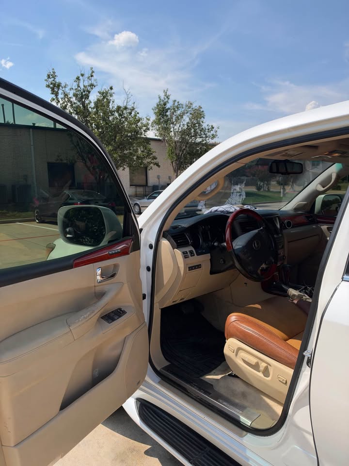 2008 Lexus LX · LX 570 Sport Utility 4D in Fort Worth, TX (photo 9) — photo 9