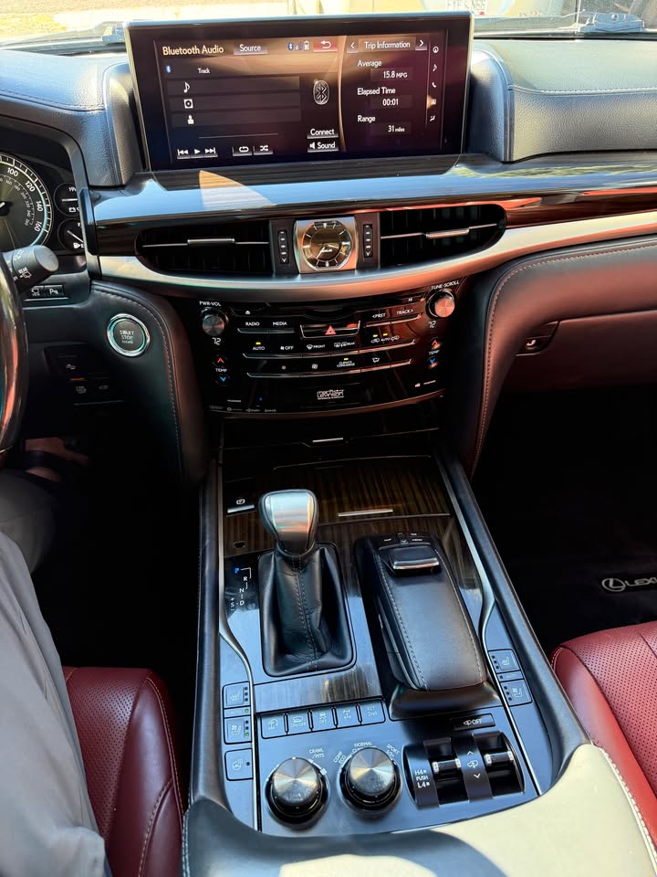 2017 Lexus LX · LX 570 Sport Utility 4D in Colorado Springs, CO (photo 9) — photo 9