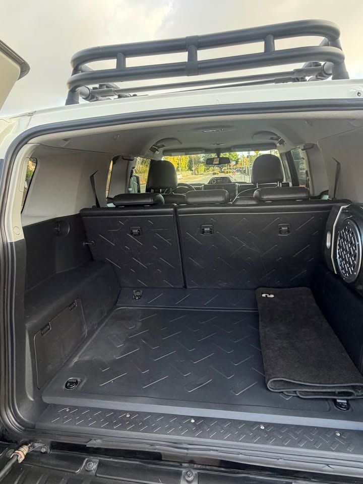 2010 Toyota FJ Cruiser · Sport Utility 2D in Wilmington, CA (photo 9) — photo 9