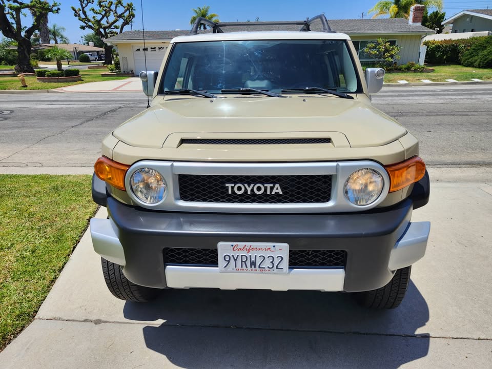 2012 Toyota fj cruiser 4×4 in Los Angeles, CA (photo 9) — photo 9