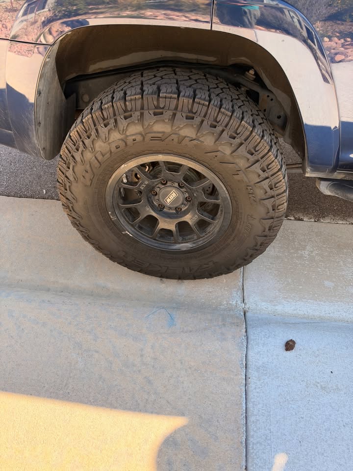 2018 Toyota 4Runner in Lone Tree, CO (photo 9) — photo 9