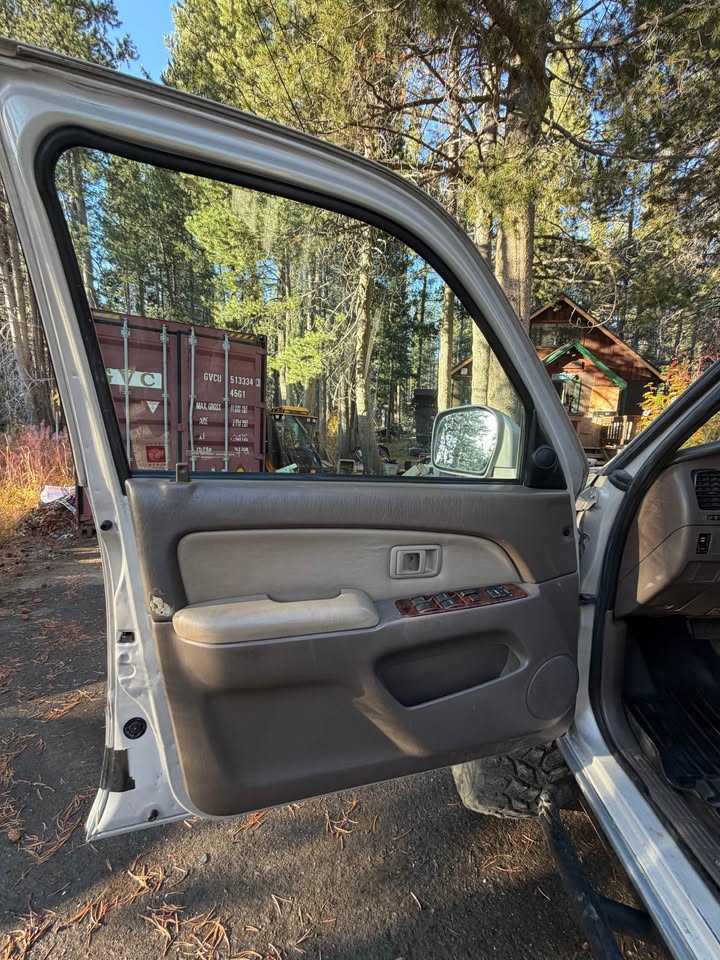 2000 Toyota 4Runner · SR5 Premium Sport Utility 4D in Soda Springs, CA (photo 9) — photo 9