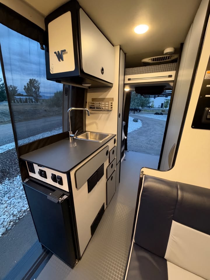 2022 Winnebago revel 44e in Longmont, CO (photo 9) — photo 9