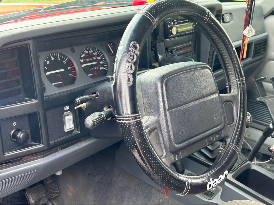 1996 Jeep Cherokee Sport XJ, 5sp, loaded in Nampa, ID (photo 9) — photo 9