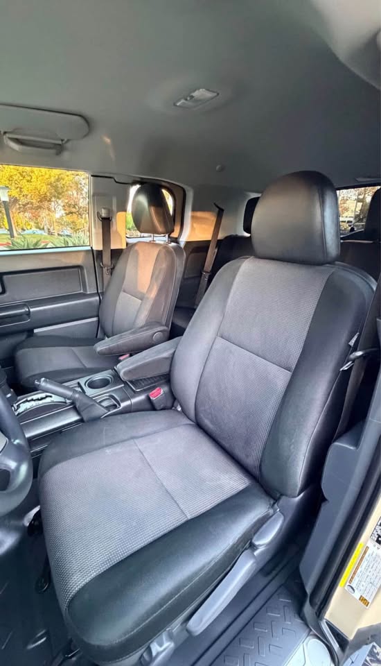 2012 Toyota FJ Cruiser · Sport Utility 2D in Costa Mesa, CA (photo 9) — photo 9