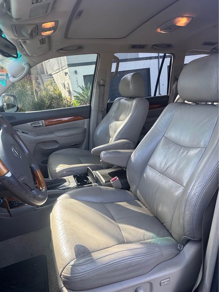 2005 Lexus GX · GX 460 Luxury Sport Utility 4D in Encinitas, CA (photo 9) — photo 9
