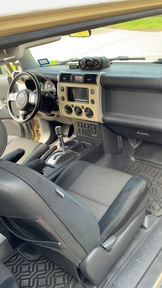 2008 Toyota FJ Cruiser · Sport Utility 2D in Georgetown, TX (photo 9) — photo 9