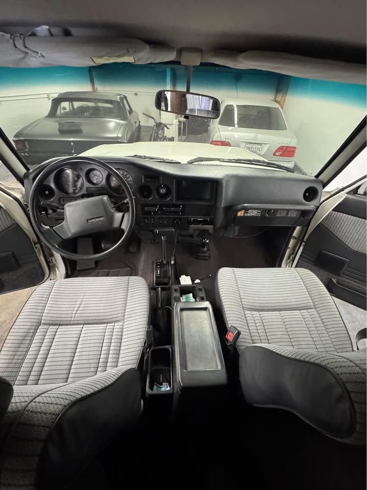 1988 Toyota Landcruiser · Sport Utility 4D in Gardena, CA (photo 9) — photo 9