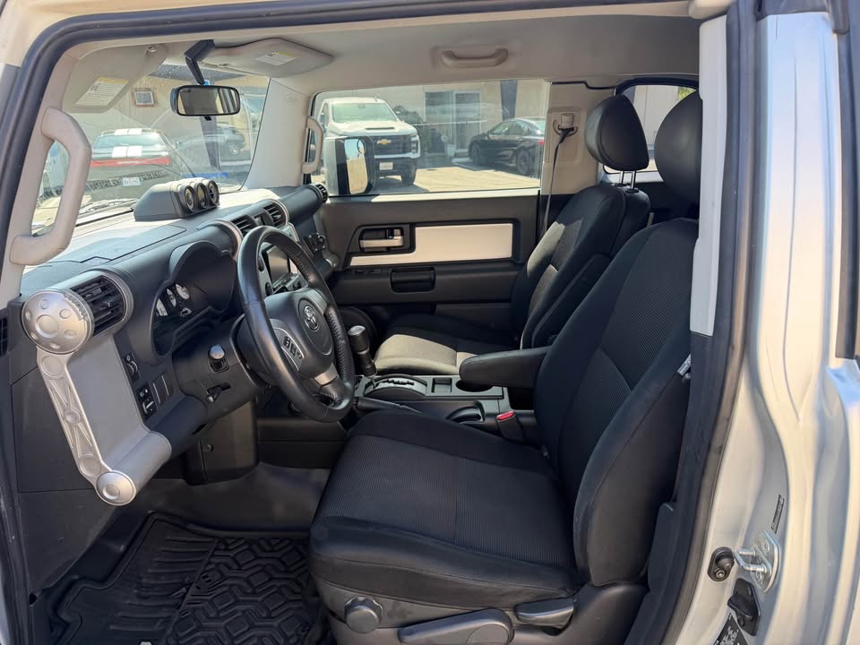 2007 Toyota FJ Cruiser · Sport Utility 2D in Orange, CA (photo 8)